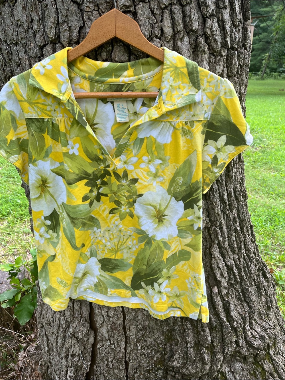 ⭐️Caribbean Joe Henley Blouse in size L
